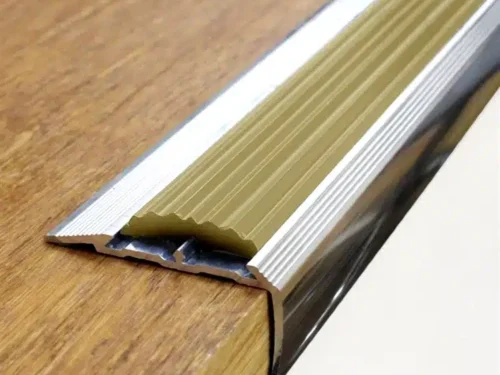 Aluminijumska lajsna anti slip zastita L za sprecavanje proklizavanja na stepenicama