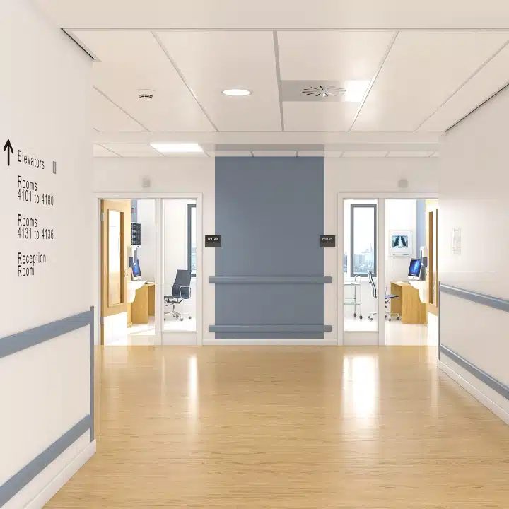 Odbojnici PVC TG-100 postavljeni u hodniku bolnice radi zaštite zidova od oštećenja.