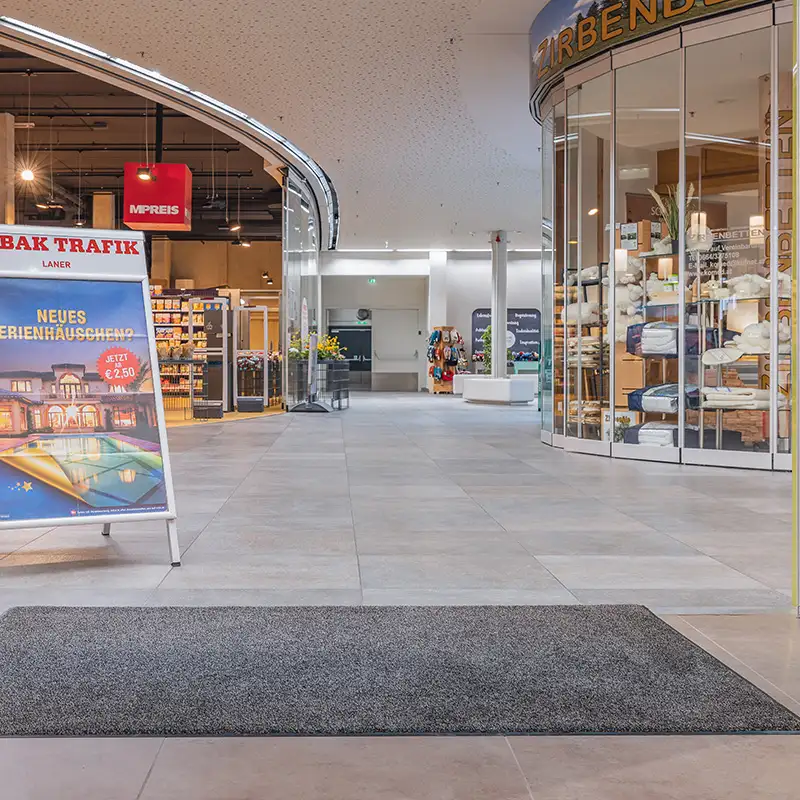 Profesionalni tekstilni otirač za poslovne prostore sa visokom frekvencijom prolaznika.